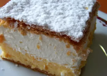 Prăjitura Cremeș. Cum se prepară cremșnitul cu cremă de vanilie