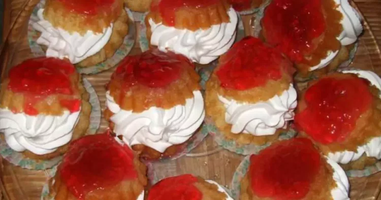 Cea mai simplă și mai delicioasă rețetă pentru savarine. Un desert cu care îți vei impresiona toți invitații