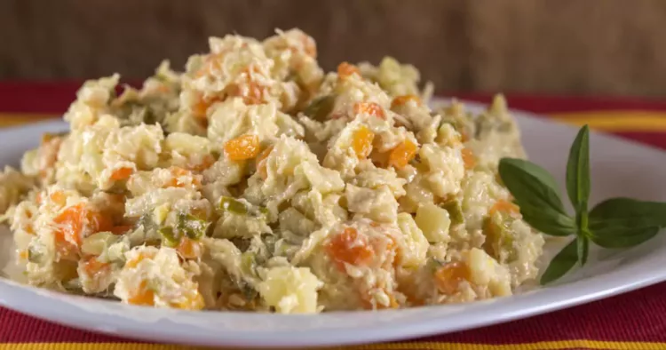 Cum se face salata de boeuf de post cu ciuperci. Este delicioasă și ușor de preparat