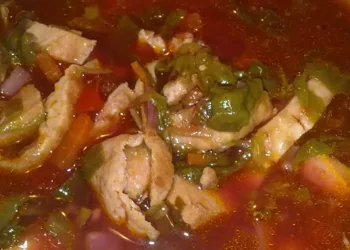 Ciorbă de lobodă cu piept de pui, o ciorbică incredibil de gustoasă