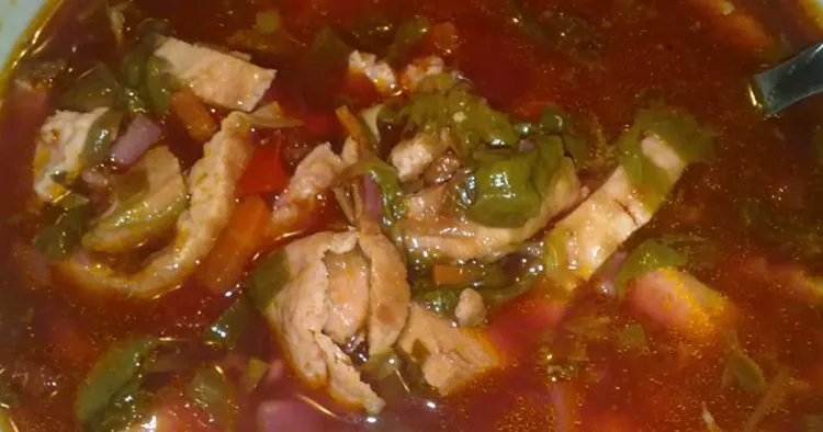 Ciorbă de lobodă cu piept de pui, o ciorbică incredibil de gustoasă