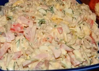 Salată cu piept de pui! Este cea mai bună din lume. Eu o fac frecvent nu doar la ocazii