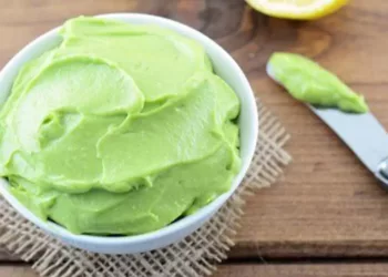 Maioneză de post, gata în 5 minute! Este foarte sănătoasă și nu îți dai seama că nu este cu ou. O poți consuma cu salate, legume și pe pâine