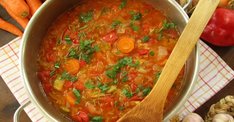 Ciorba de varză, o sursă de sănătate pentru organism și un preparat extrem de bun pentru perioada postului.