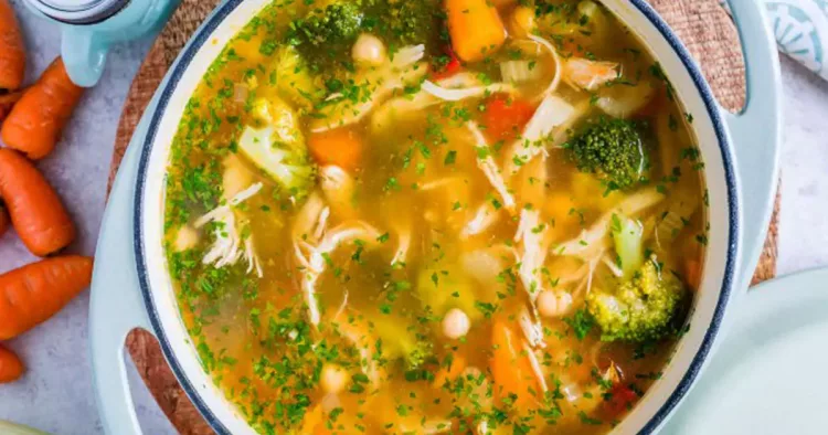 Cum să pregătim o ciorbă sănătoasă pentru detoxifierea de primăvară. Foarte sănătoasă