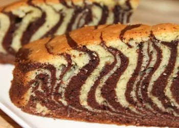 Chec Zebră de post, un desert pufos și foarte gustos, perfect pentru diminețile de primăvară friguroasă