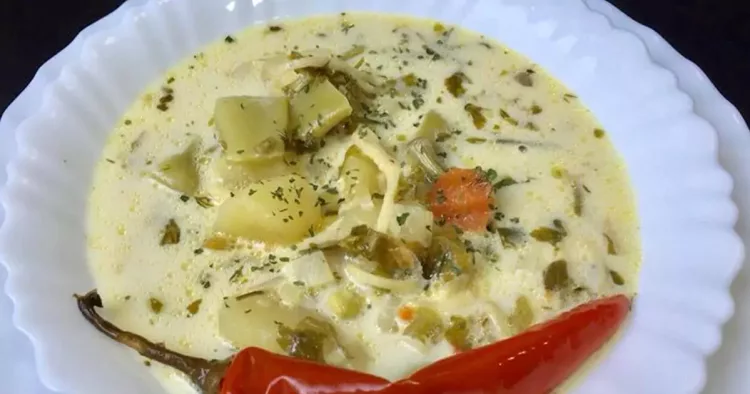 Ciorbă de legume dreasă cu smântână ca în Ardeal