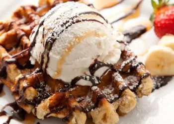 Cum se prepară cele mai pufoase și aromate gofre/waffle făcute în casă