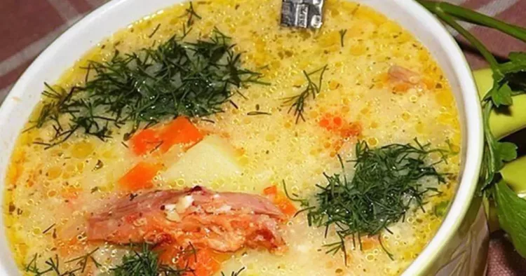 Ciorbă ardelenească cu cartofi și afumătură