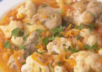 Mâncare de conopidă cu pulpe de pui