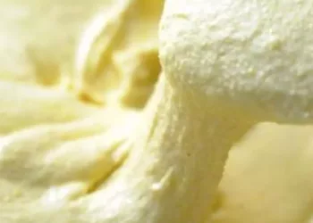 Cremă de griș cu lămâie, foarte cremoasă și aromată