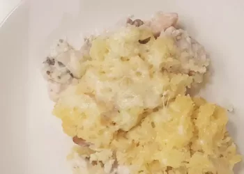 Budincă cu ciuperci,pui și cartofi, un preparat pentru cină cum nu se poate mai gustos
