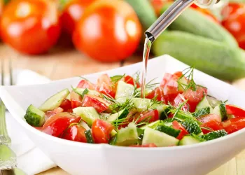 Ce se întâmplă atunci când mâncăm roșii în fiecare zi. Cât de bine este să le consumăm împreună cu ulei