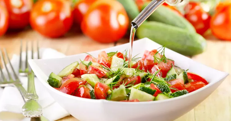 Ce se întâmplă atunci când mâncăm roșii în fiecare zi. Cât de bine este să le consumăm împreună cu ulei