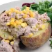 Salată de ton cu cartofi copți și porumb