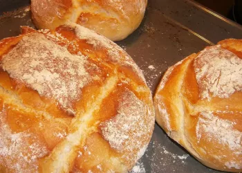 Pâinici de casă bine coapte