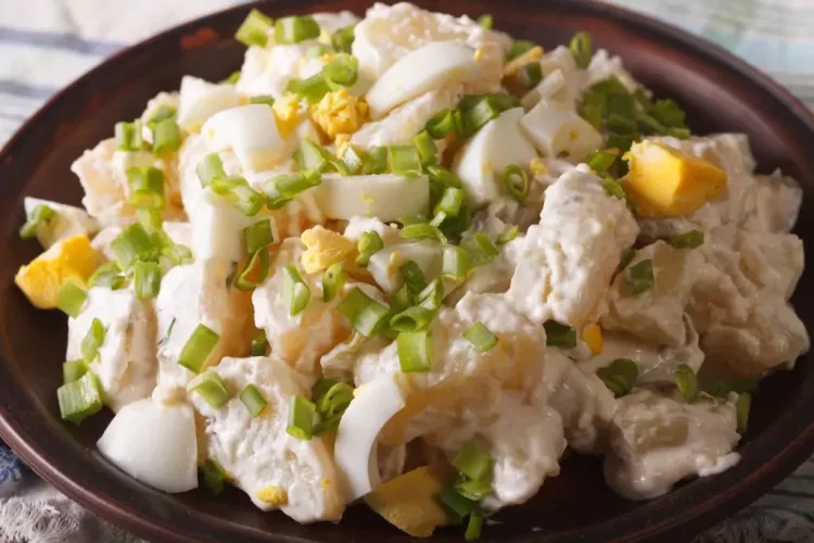 Salata perfectă – Sănătoasă, rapidă, cremoasă, aromată și gata cu totul în numai 20 de minute