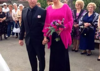 Anamaria Prodan și Laurențiu Reghecampf au impresionat pe aeroportul din Dubai. Cum s-au îmbrăcat! Toți cei prezenți au crezut că NU văd bine! Cât costau hainele lor: