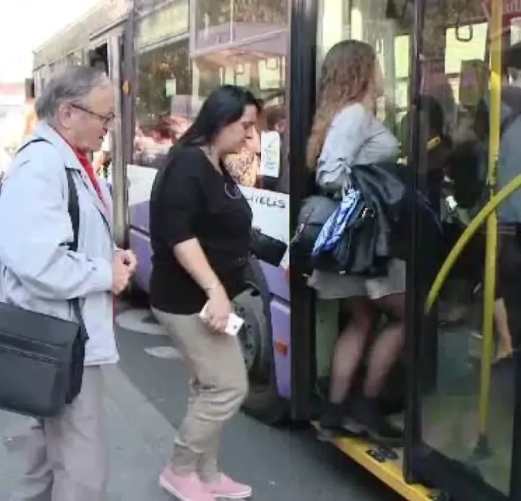 Salariu de 4.500 lei, cazare gratuită, dar nu găsesc angajați. Criză în mai multe orașe din țară: Unde poti sa te angajezi și mâine: