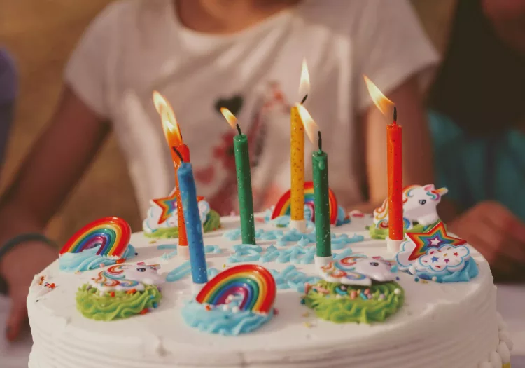 Cum îl faci pe micuțul tău să se simtă ca un super-erou de ziua lui