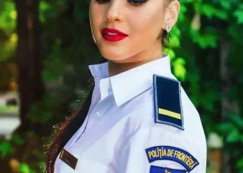 Este atat de frumoasă încât a atras atentia jurnalistilor străini