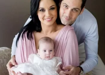 S-au despărțit, dar își iubesc la fel de mult fetița și au grijă să nu îi lipsească nimic. Ce a recunoscut acum Andreea Marin despre Violeta. Cu cine seamănă mai mult fetița: