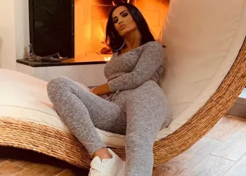 Suma incredibilă pe care a cheltuit-o Oana Zăvoranu pe două perechi de botine: