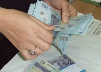 Cadou pentru români. Se dau zeci de mii de lei de la stat de azi: