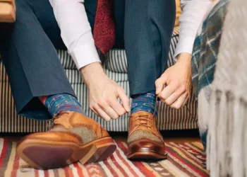 Gentleman alert: Cum alegi șosetele potrivite în ton cu încălțămintea