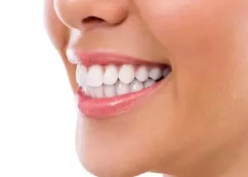 Uită de protezele mobile cu ajutorul sistemului Fast&Fixed!