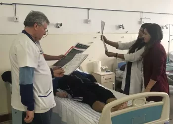 Cat castiga , de fapt, o asistenta medicala din linia 1 in lupta cu coronavirusul: