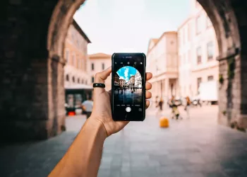 De ce ar trebui să investești într-o husă de calitate pentru telefonul tău mobil?