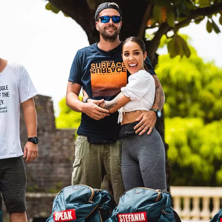 O vezi chiar acum la Asia Express alături de Speak, dar cum a devenit cunoscută Ștefania? A plecat din Galaţi în 2015. Ce a facut pentru bani pana sa ajunga iubita lui Speak: