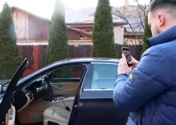 Și-a pus mașina pe olx, un BMW Seria 5 din 2015, cu 1.000 de euro, ca să vadă ce se întâmplă. A avut un șoc când a văzut cine îl sună primul: