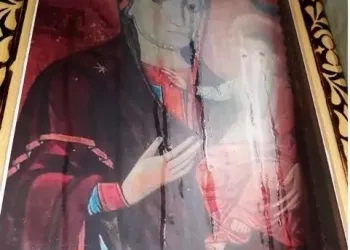 La Mănăstirea Frăsinei plâng și Fecioara Maria și Pruncul Iisus! Ce înseamnă: