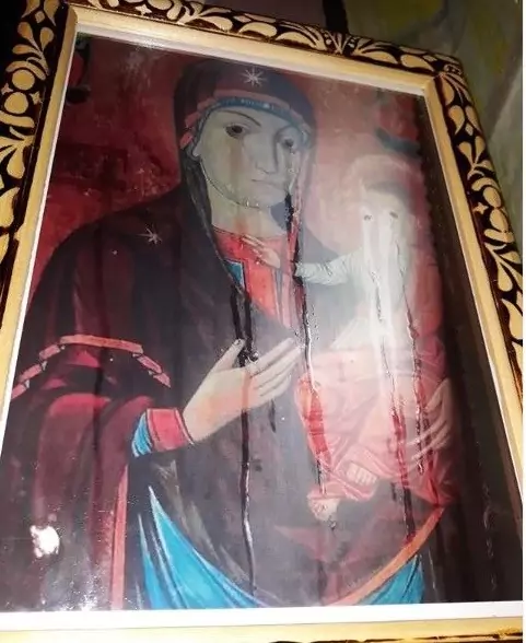 La Mănăstirea Frăsinei plâng și Fecioara Maria și Pruncul Iisus! Ce înseamnă: