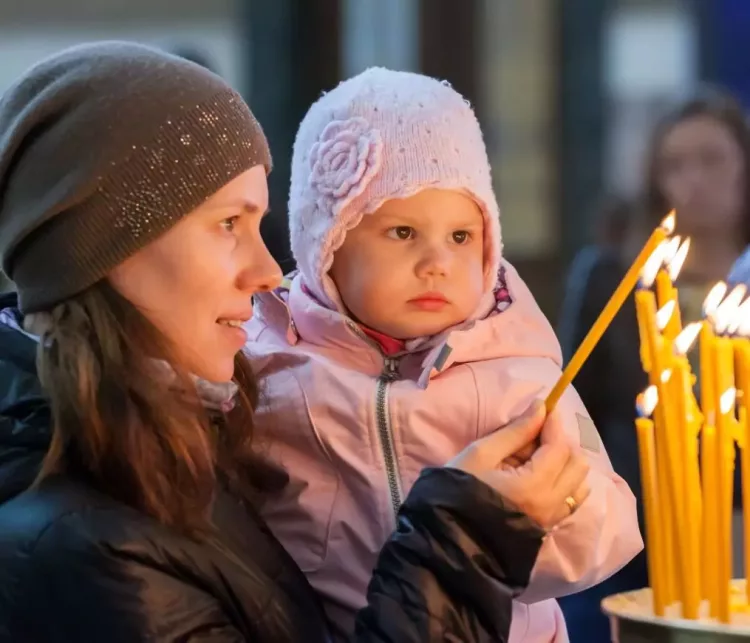 Cea mai frumoasă Rugăciune de Paște pentru copilul tău! Face mari minuni! Spune-o și tu în fiecare zi, până la Paște: