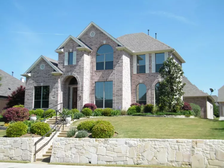 7 avantaje ale caselor din cărămidă