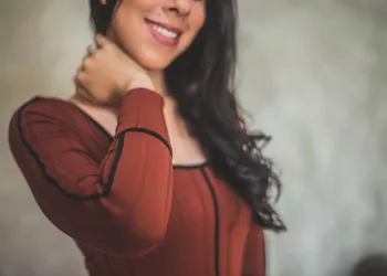 Căderea părului la femei – soluții eficiente pentru a o combate