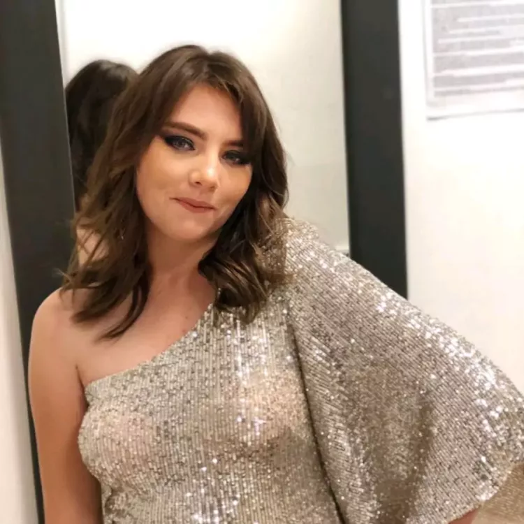 Vulpița a născut! Cum se simte proaspăta mămică. Prima imagine după naștere