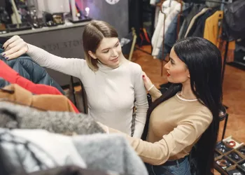 Avantajele unei sesiuni de shopping într-un outlet