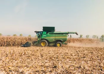 Strânge recoltele la timp şi ai grijă de utilajele agricole pe care le deţii!