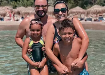 Andra a renunțat la rușine și s-a fotografiat în costum de baie pe plajă. Cum arată corpul ei, după a recunoscut că s-a îngrășat enorm