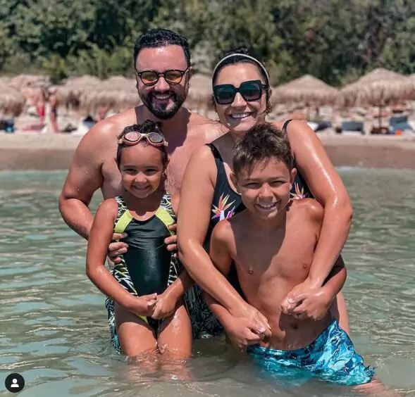 Andra a renunțat la rușine și s-a fotografiat în costum de baie pe plajă. Cum arată corpul ei, după a recunoscut că s-a îngrășat enorm