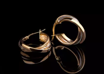 Ce modele de cercei din aur purtăm în 2022