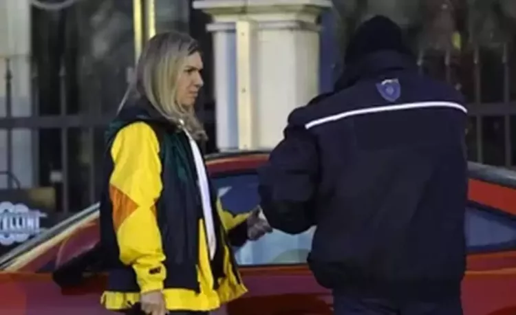 Gestul Simonei Halep când un paznic a vrut să o pozeze! El a așteptat-o o oră în fața restaurantului, iar ea i-a luat telefonul și..