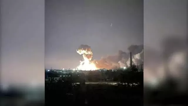 Rusia a început războiul. Explozii puternice au avut loc în cel puțin 7 oraşe mari din Ucraina, printre care și Kiev