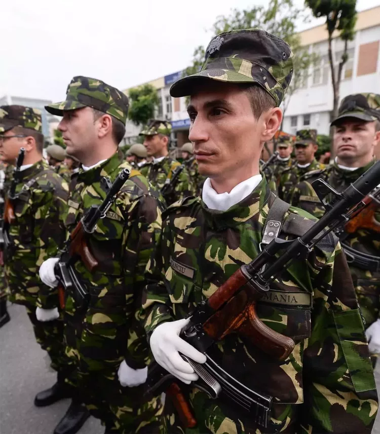 Ei sunt romanii care vor fi incorporati in caz de razboi (VEZI DACA AI PUTEA FI SI TU PE LISTA). Ce risca cei ce nu indeplinesc ordinele militare