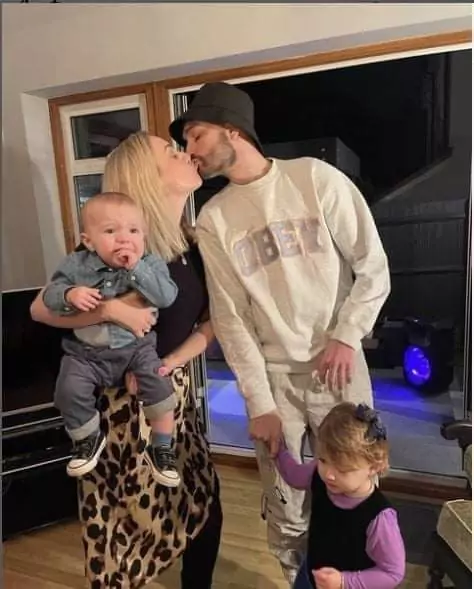 S-a mai stins o stea din lumea muzicii! La doar 33 de ani  Mesajul trist al sotiei sale