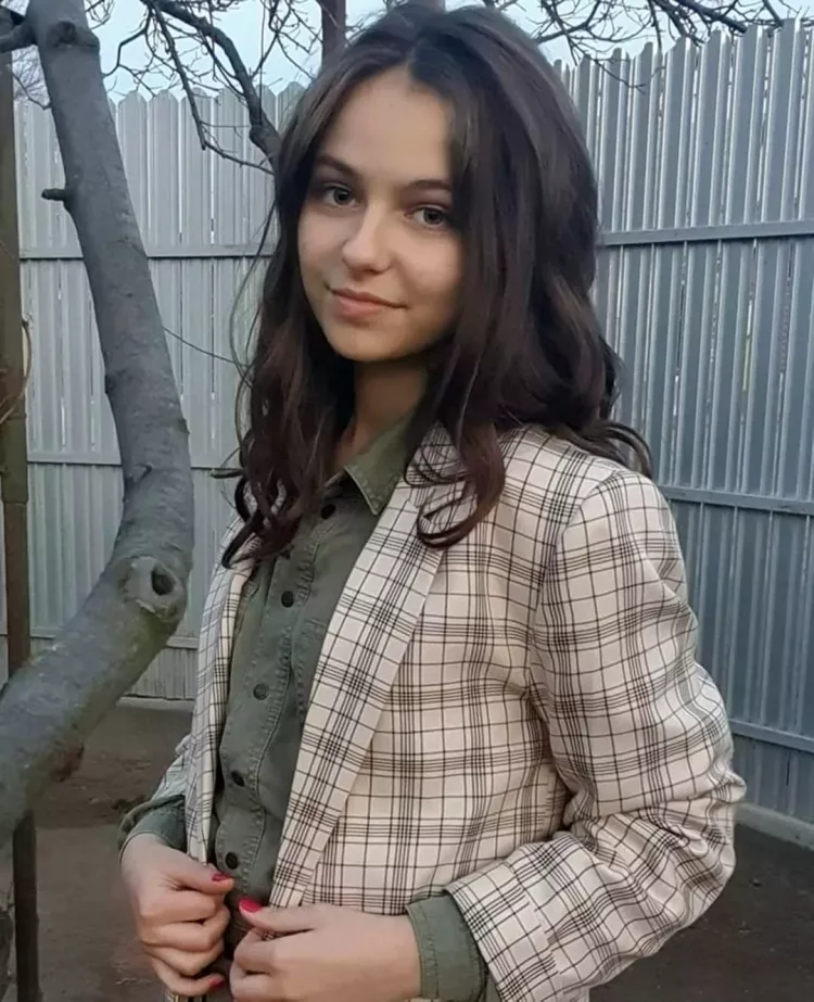 Cine e, de fapt, Andreea Beatrice – singura elevă din Bârlad care a luat nota 10 la Evaluarea Națională 2022